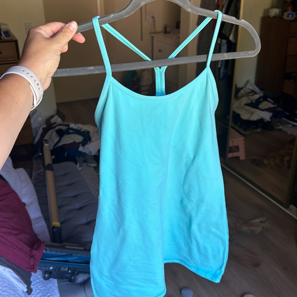 Turquoise lululemon top
